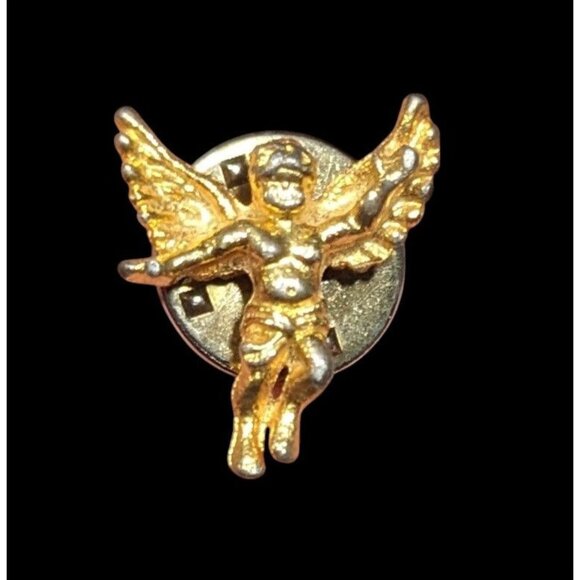 Jewelry - Vintage Minimalist Guardian Angel Gold Tone Lapel Pin